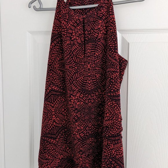 Gorgeous Banana Republic sleeveless swing top - Picture 6 of 6